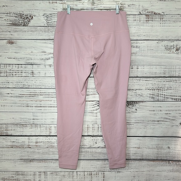 Lululemon Align High-Rise Pant 28"
Pink Peony Size 14 - Picture 9 of 16